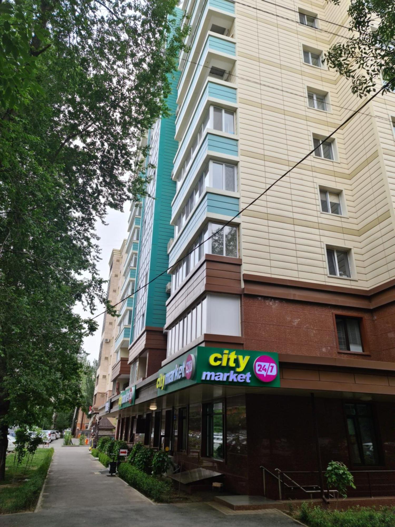 Новый ЖК в самом центре города Алмати Екстер'єр фото