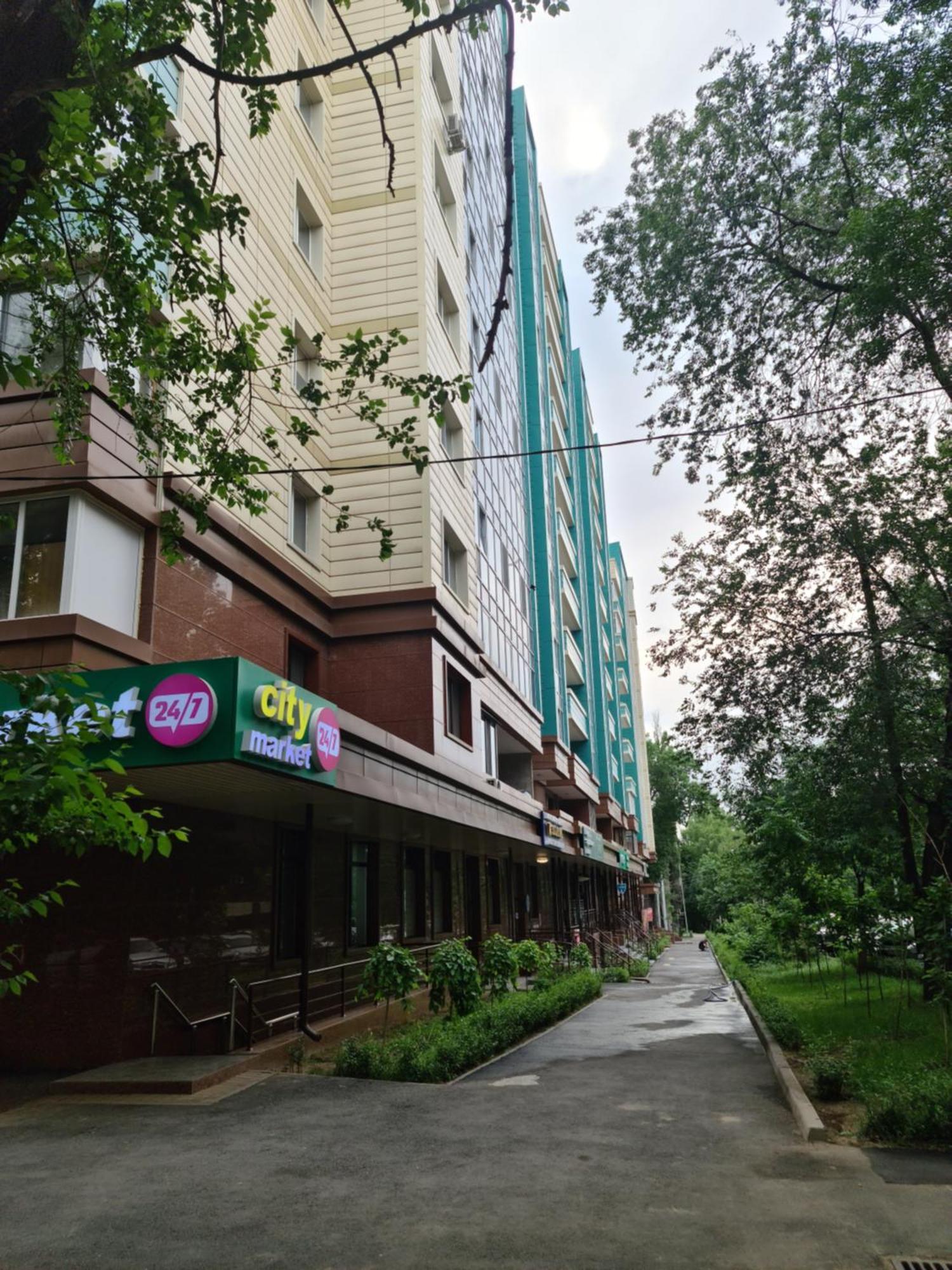 Новый ЖК в самом центре города Алмати Екстер'єр фото
